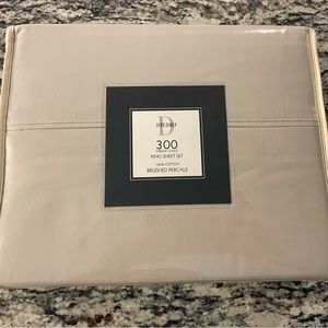 D Studio Gray King Size Bed Sheet Set NEW
